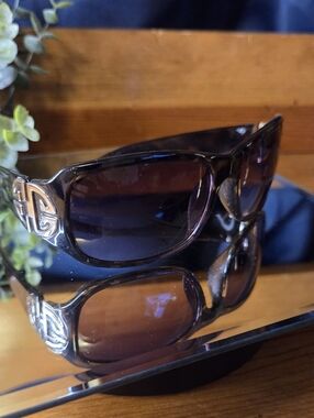 BCBG Sunglasses Brown Tortoise Gold Logo Y2K Glam Oversized Designer Style